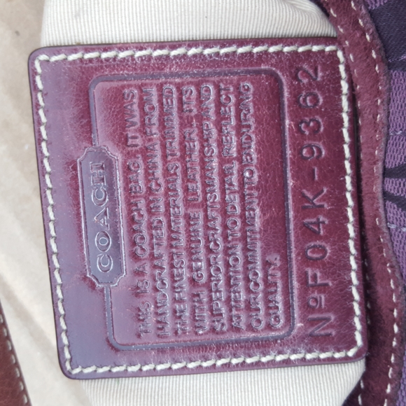 Like New Coach Signature Stripe Purple/ Violet Canvas crossbody bag w Hangtag - Picture 4 of 5